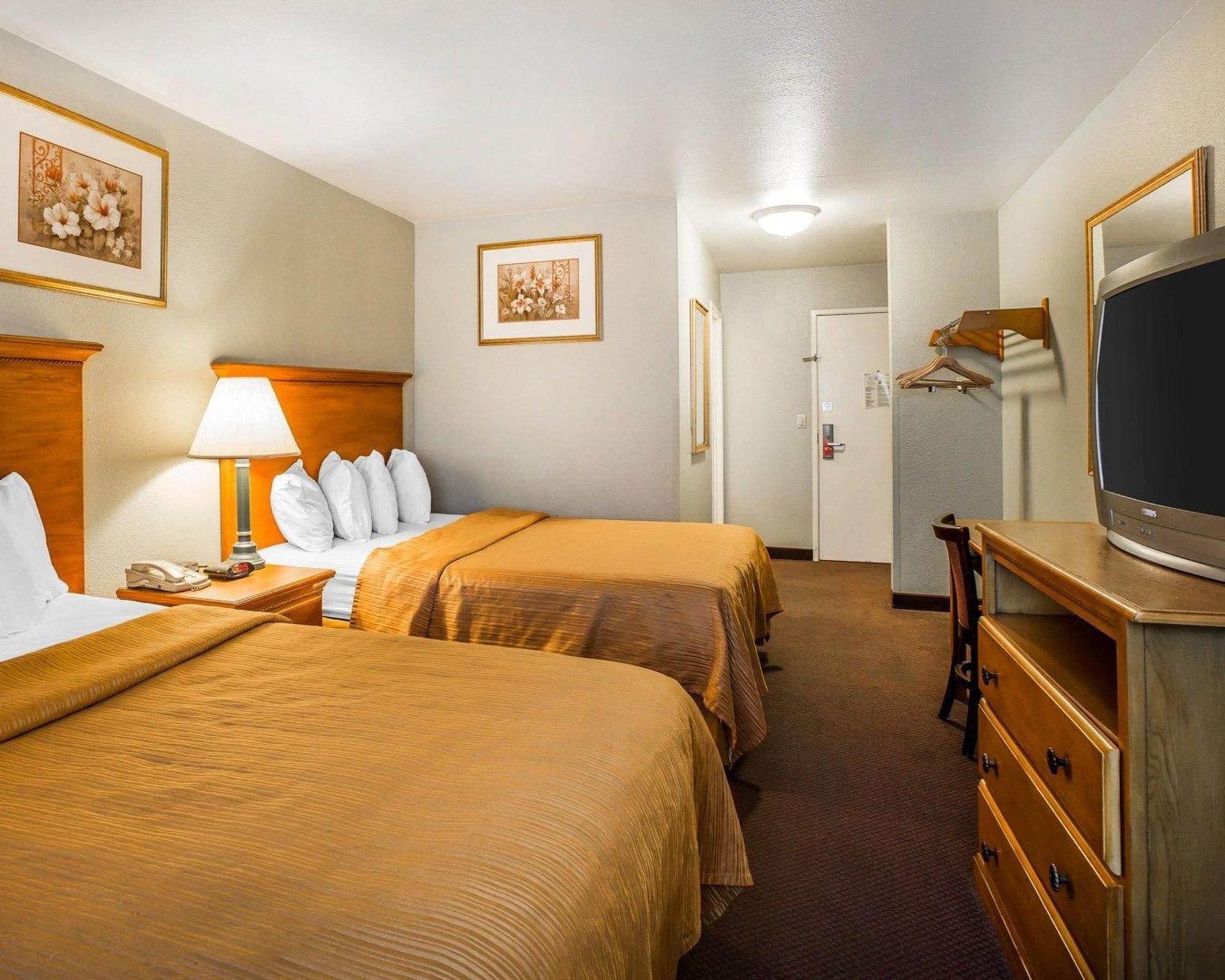 Quality Inn Tracy I-205 Экстерьер фото