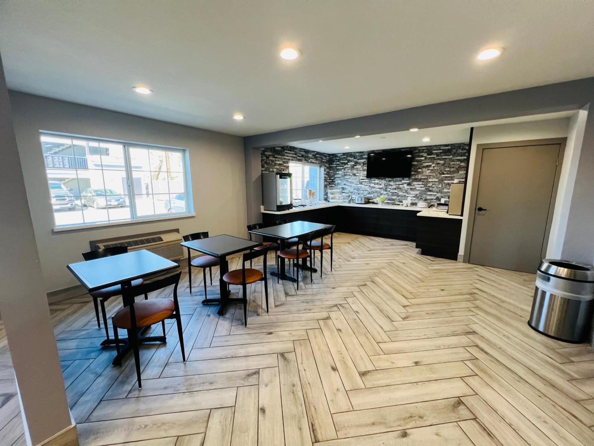 Quality Inn Tracy I-205 Экстерьер фото