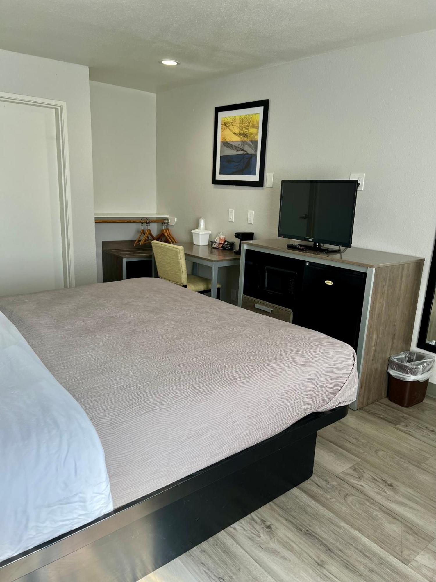 Quality Inn Tracy I-205 Экстерьер фото