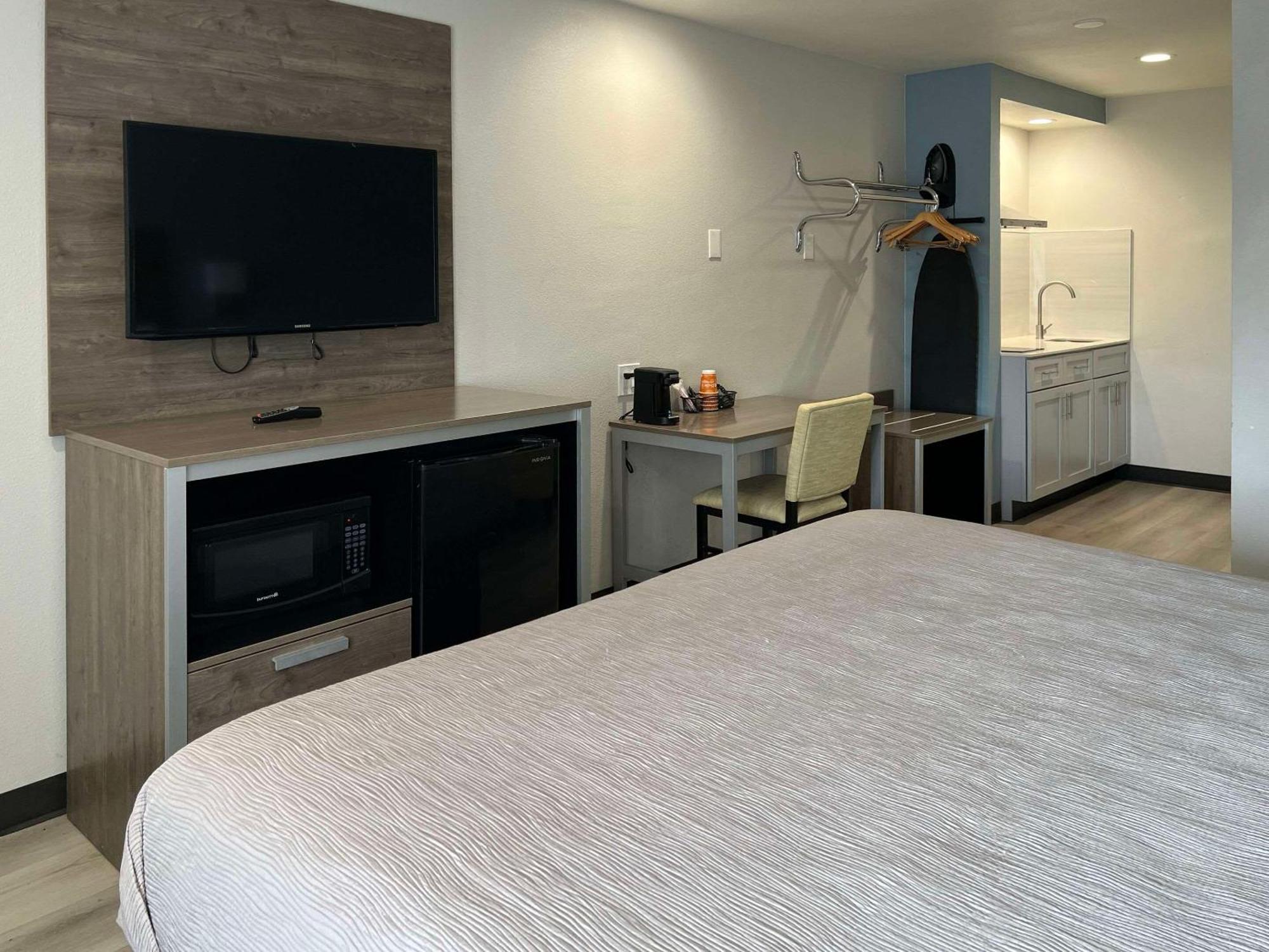 Quality Inn Tracy I-205 Экстерьер фото